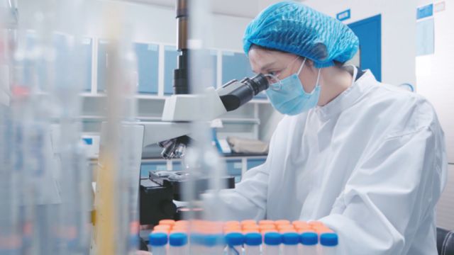 滋小羊科学验证铸国产奶粉品质新高度新葡京娱乐城国产奶粉前十珍护vs悠(图1)